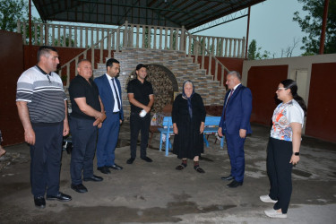 İcra başçısı 1 iyun-Uşaqların Beynəlxalq Müdafiəsi Günü ərəfəsində ilk övladı dünyaya gəlmiş Vətən Müharibəsi veteranı Elnur Salahovun ailəsində olub